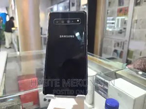 New Samsung Galaxy S10 5G 512 GB Black