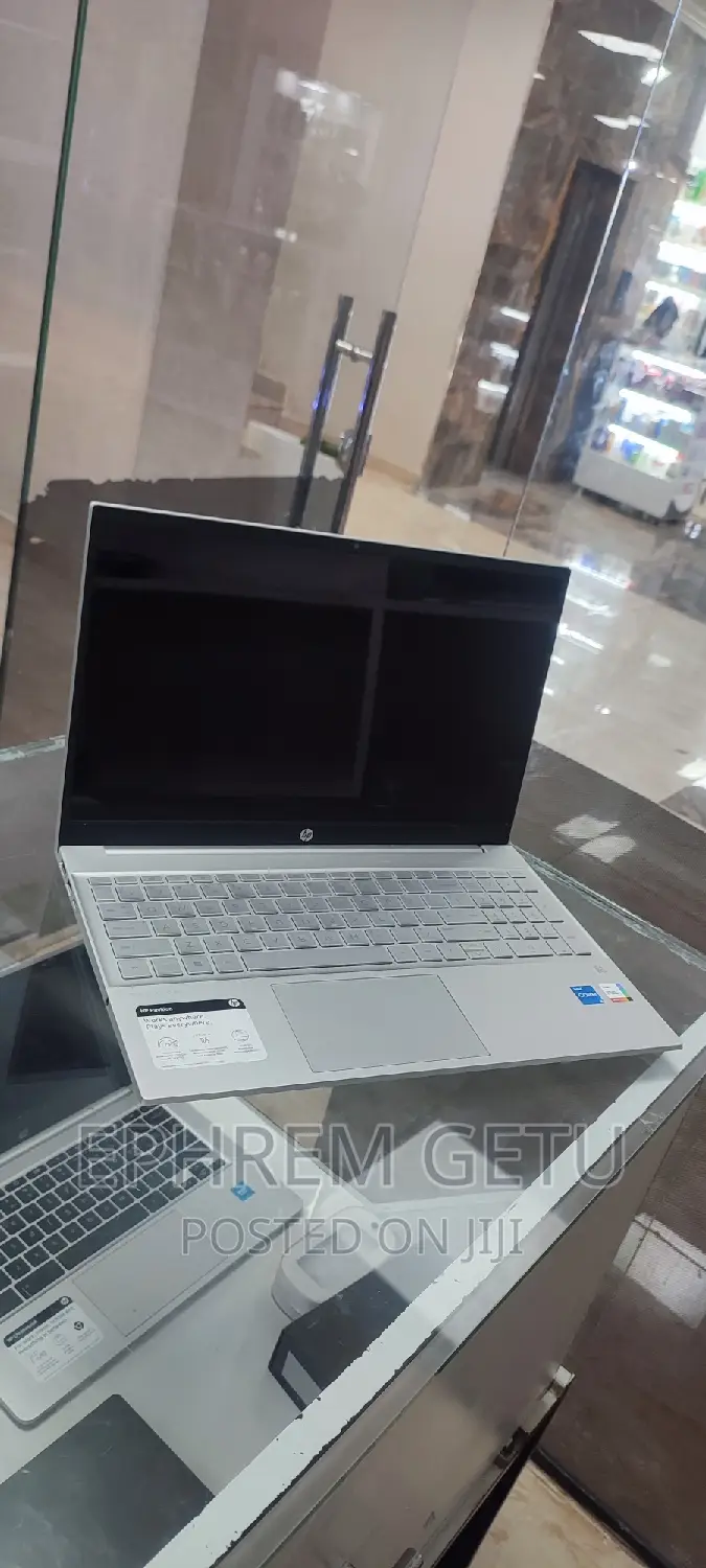 New Laptop HP Pavilion 15 8GB Intel Core I5 SSD 512GB