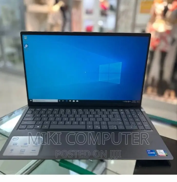 New Laptop Dell Inspiron 15 8GB Intel Core I5 SSD 512GB