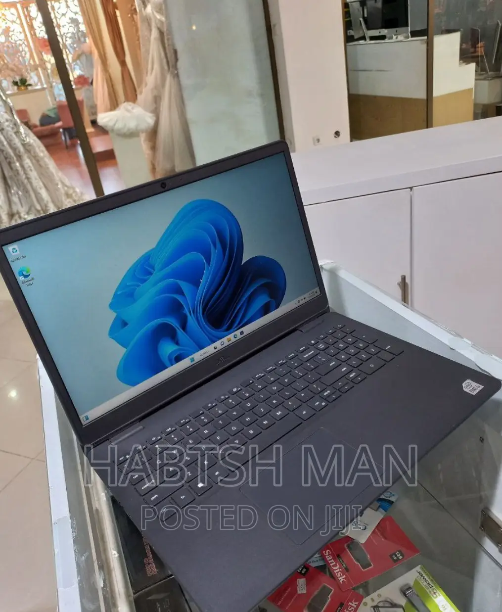 New Laptop Dell Inspiron 3541 8GB Intel Core i5 HDD+SSD 750GB