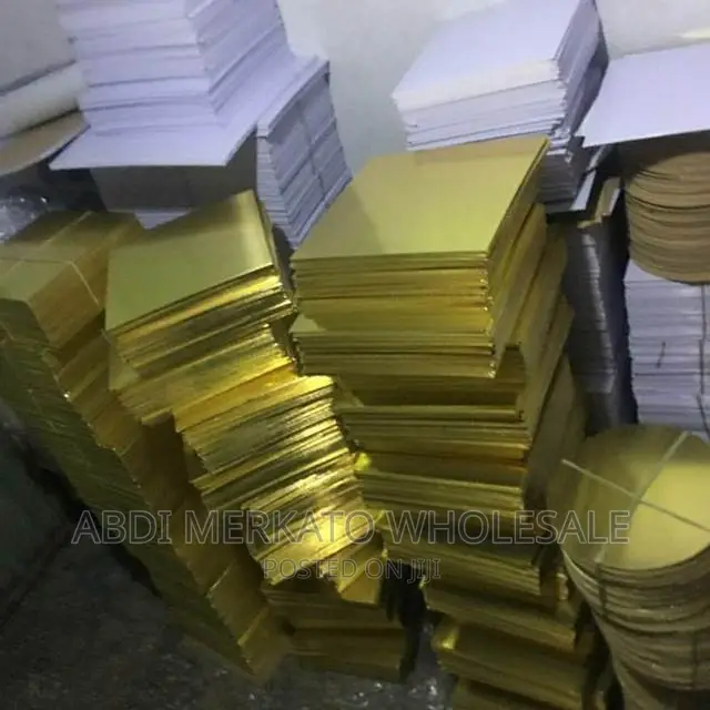 የኬክ መስቀመጫ ትሪዮች