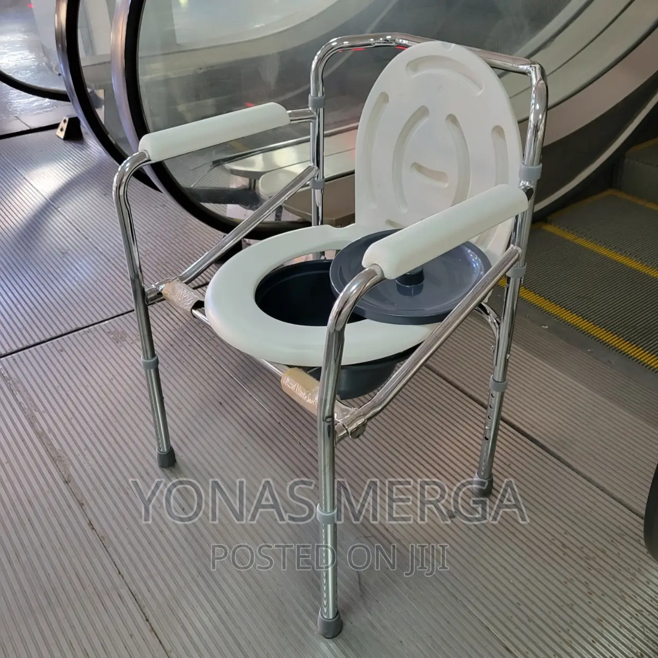 Popo Chair_ለህሙማንwaterresistant Cushions With Hygiene Access: