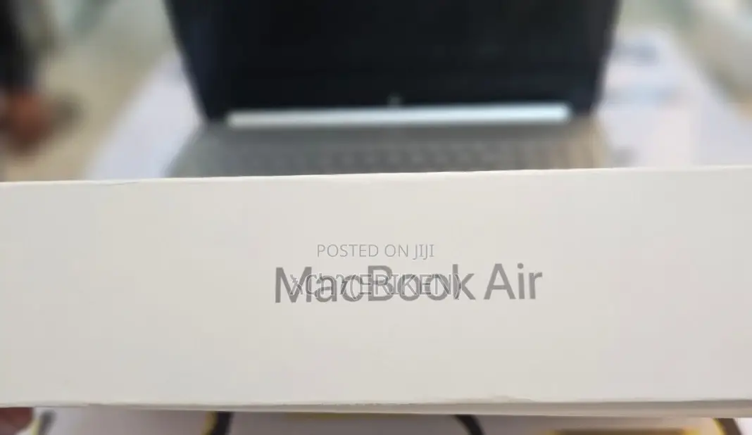 New Laptop Apple MacBook Air 2022 M2 8GB Apple M2 SSD 256GB