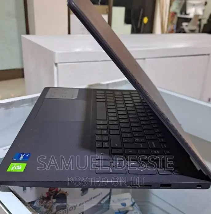 New Laptop Dell Vostro 15 3000 8GB Intel Core I5 HDD 1T