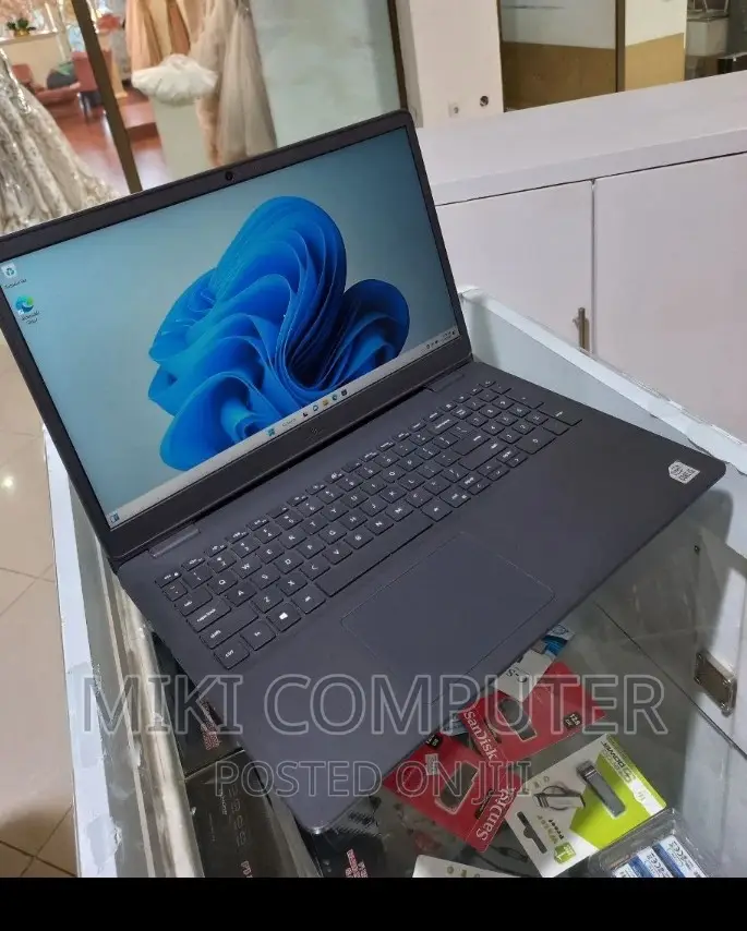 New Laptop Dell 8GB Intel Core I5 HDD+SSD 256GB