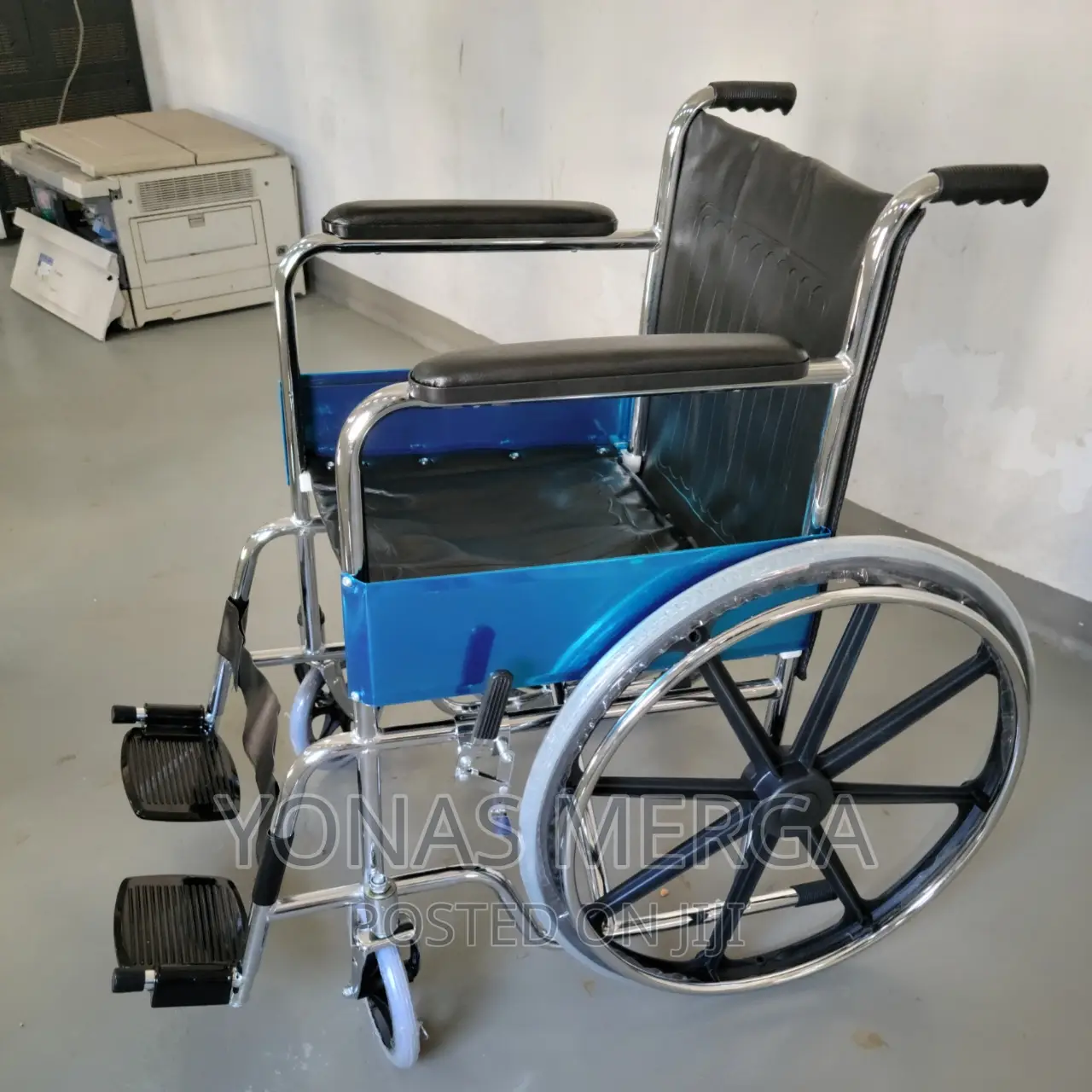 Wheelchair=APLUS Tilt-in-Space Pushchair 18"Seat Width