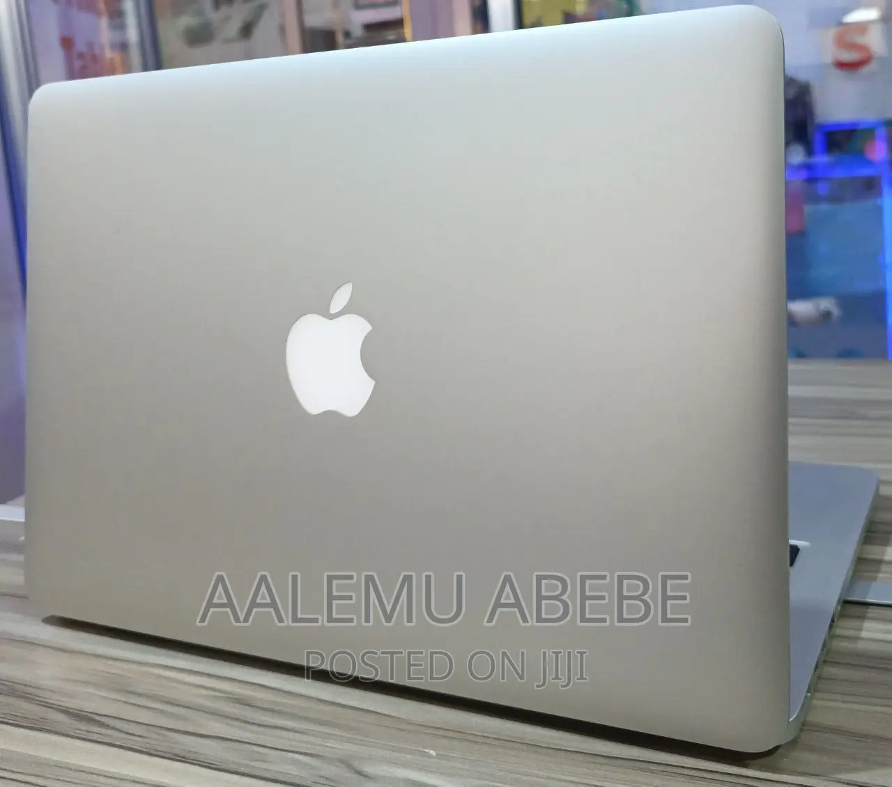 New Laptop Apple MacBook Pro 2016 8GB Intel Core I5 SSD 256GB