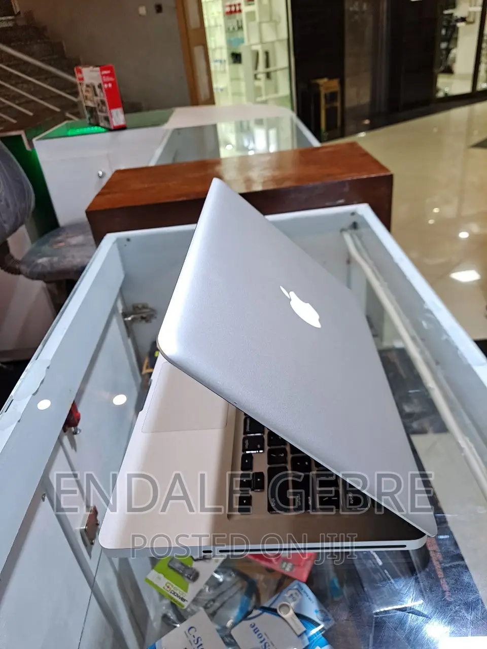 New Laptop Apple MacBook Pro 2012 4GB Intel Core I5 HDD 500GB