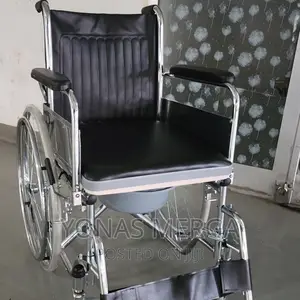 ተንሸራታች ፖፖ ያለዉ ዘመናዊ ምቹ ዊልቼር Wheelchair For.Sell