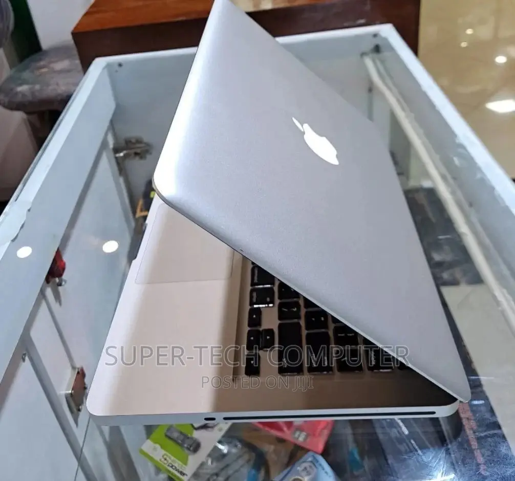 New Laptop Apple MacBook Pro 2012 4GB Intel Core I5 HDD 500GB
