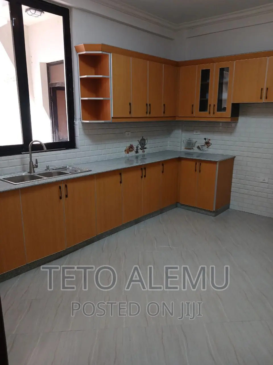 5bdrm House in House For Sale, Bole for sale