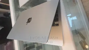 New Laptop Apple MacBook Air 2022 M2 8GB Apple M2 SSD 256GB