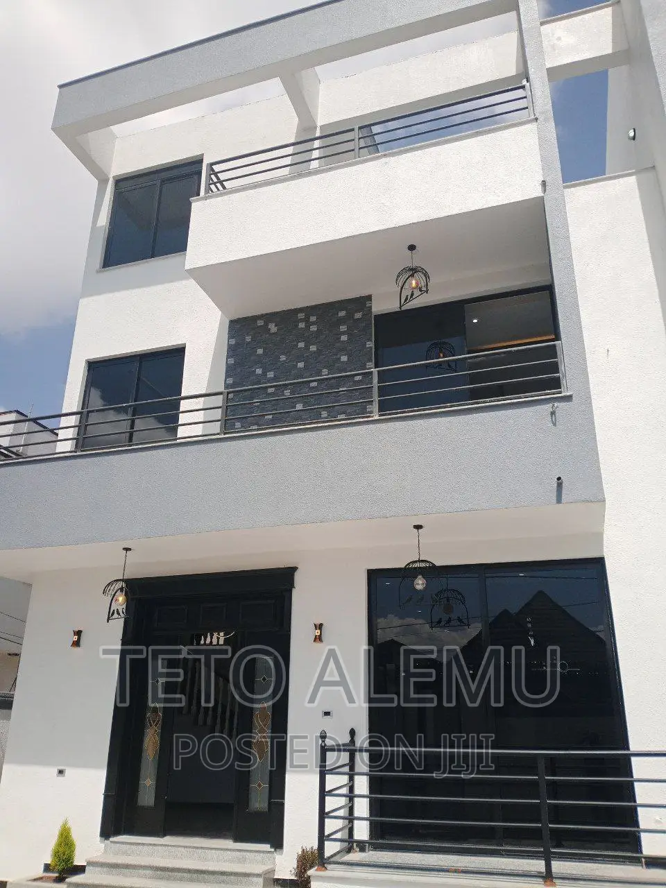 Furnished 6bdrm House in House Forces Sale, Bole for sale