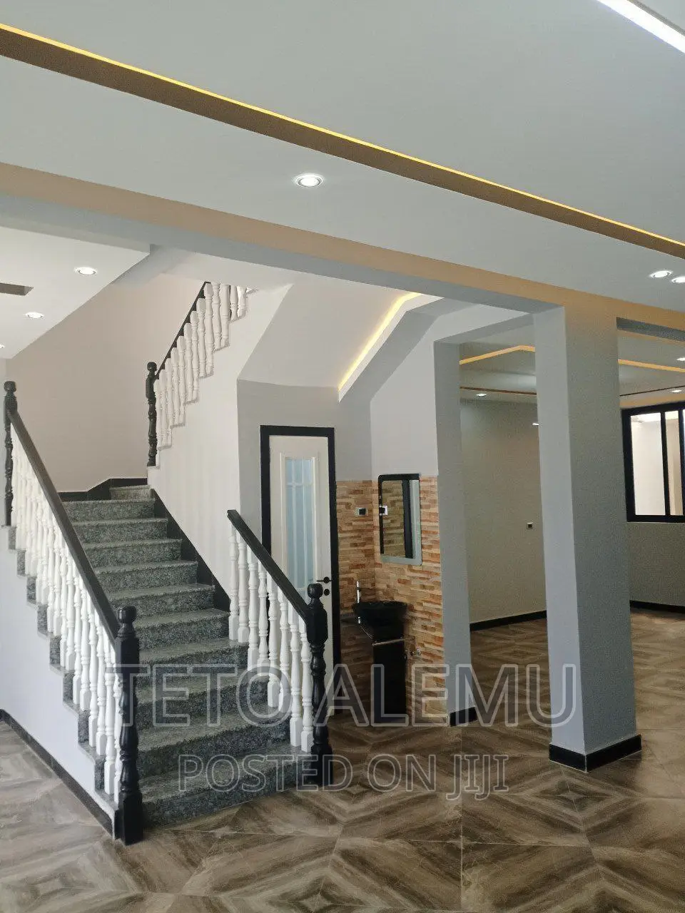 Furnished 6bdrm House in House Forces Sale, Bole for sale