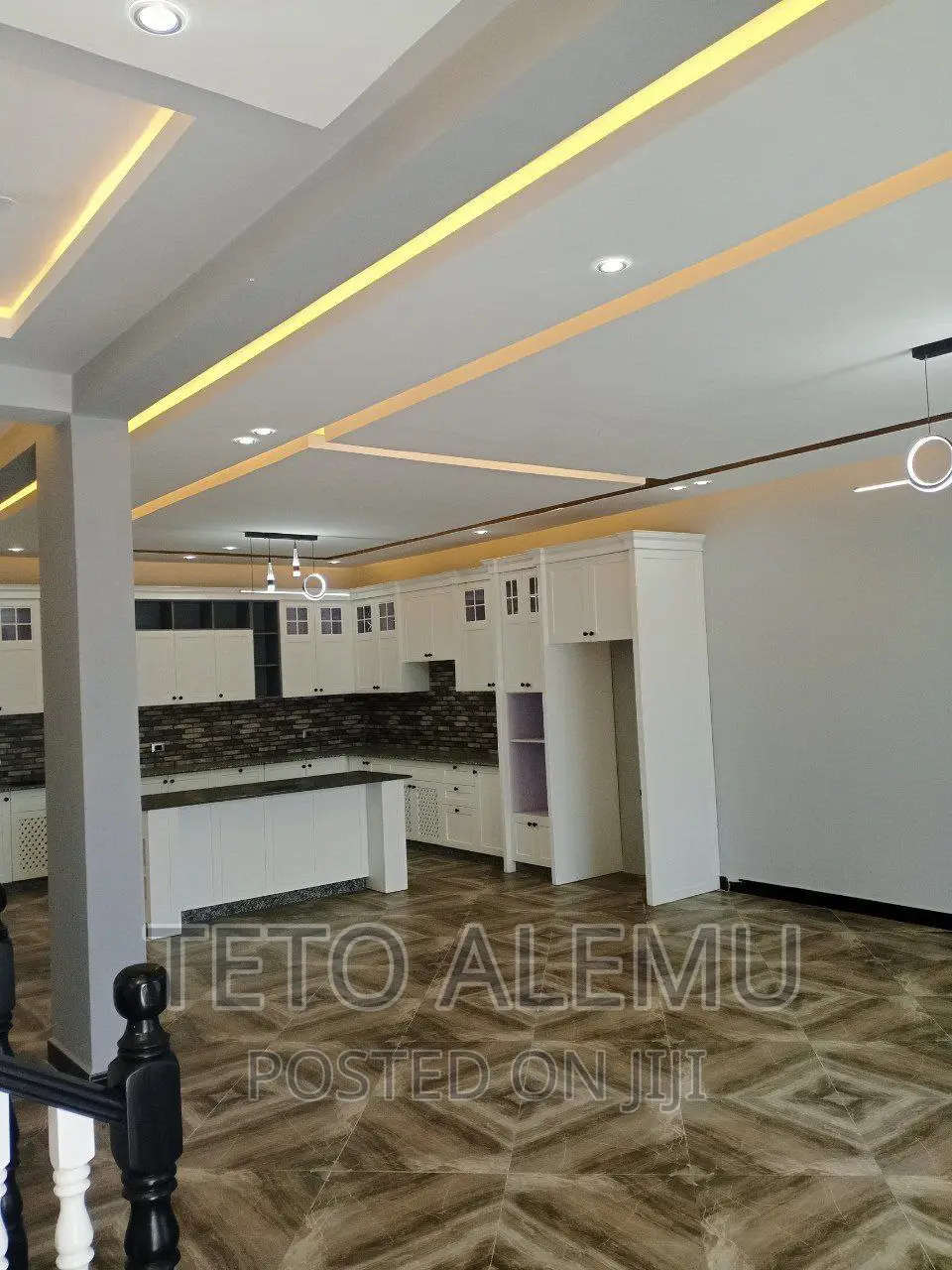 Furnished 6bdrm House in House Forces Sale, Bole for sale