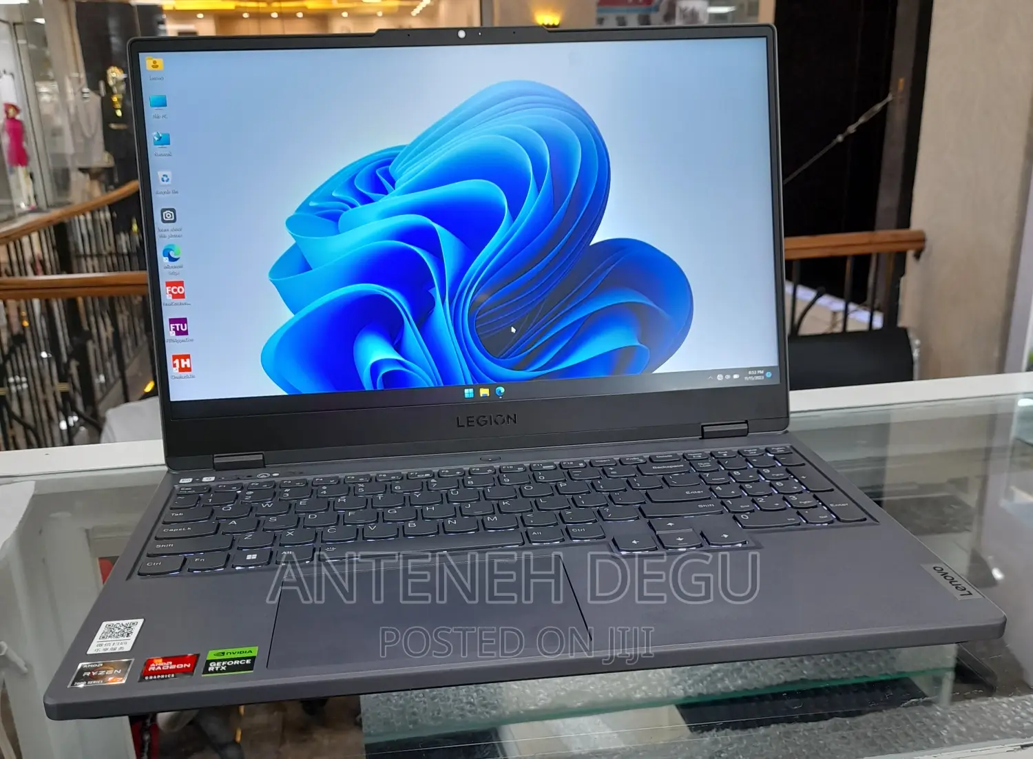 New Laptop Lenovo Legion 7 16GB AMD Ryzen 7 SSD 512GB