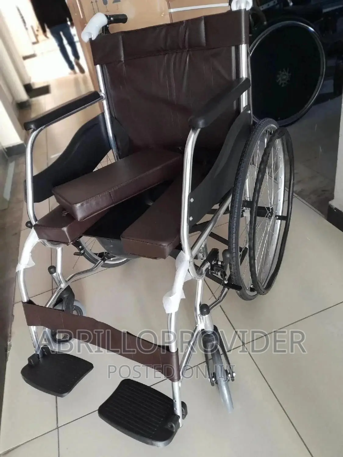 Old Peoples Wheelchair-Wheelchair_wheelchair•Wheelchair