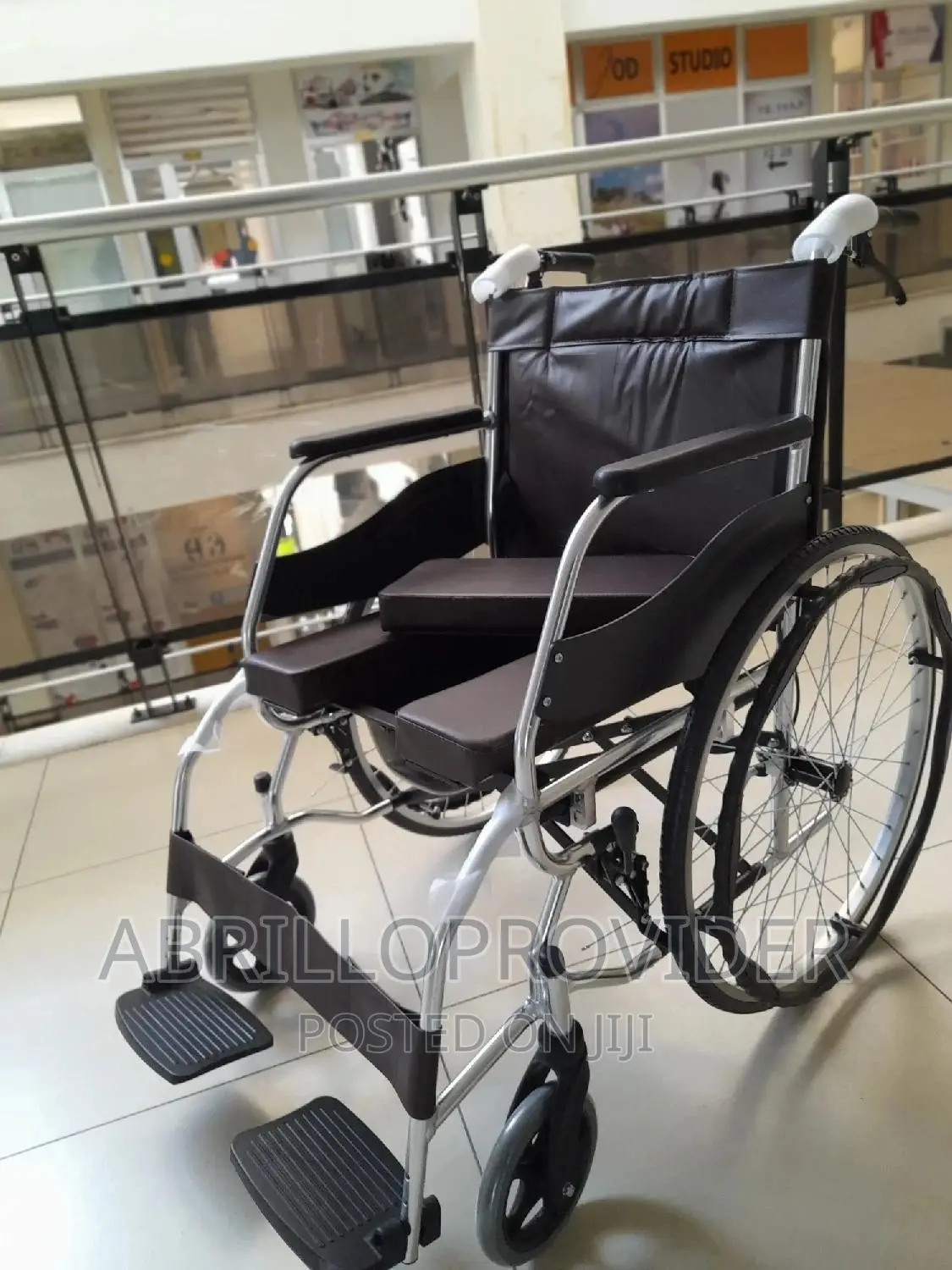 የሚተጣጠፍ እና ዝገት ያማይዝ Wheelchair-Popo Wheelchair-Wheelchair: 