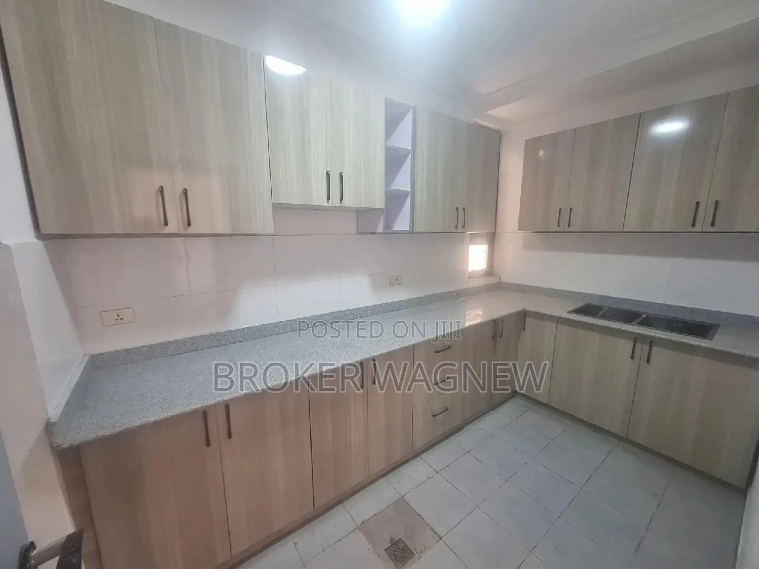 3bdrm Apartment in Jeboro Realstat, Bole for rent
