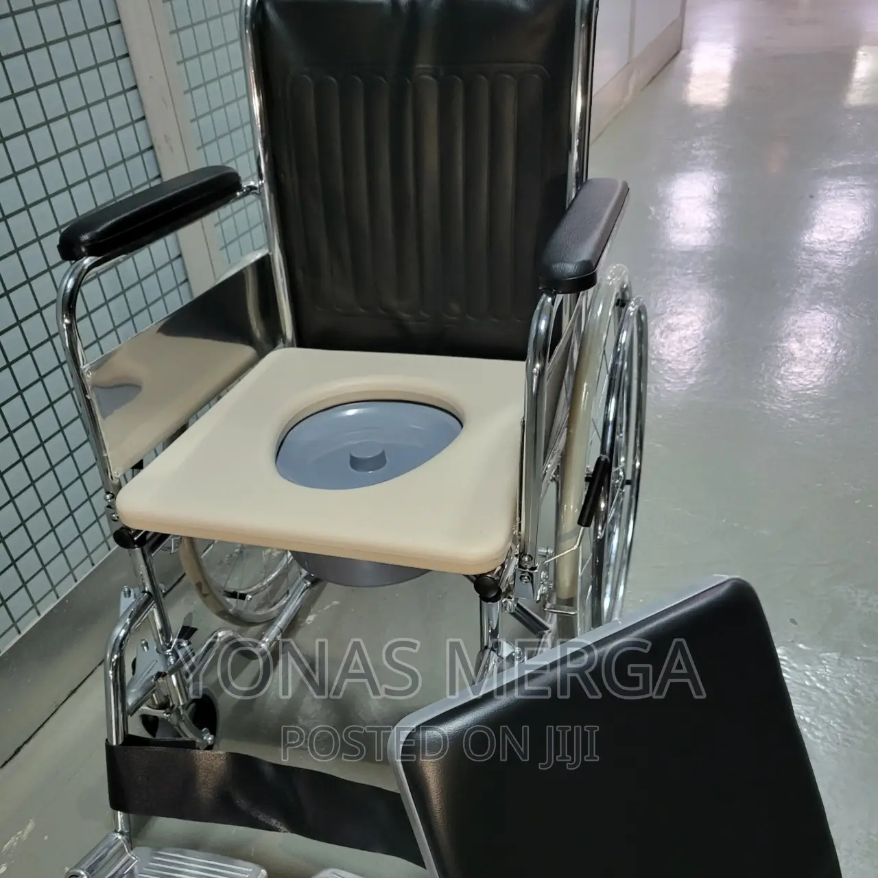 Wheelchair/Toilet Chair/ Flip Up Hand Real,DP6 Wheelchair
