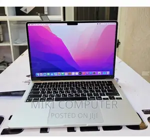 Photo - New Laptop Apple MacBook Air 2022 M2 8GB Intel SSD 256GB