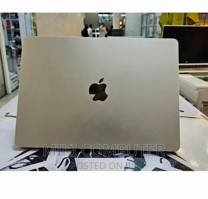 New Laptop Apple MacBook Air 2022 M2 8GB Intel SSD 256GB
