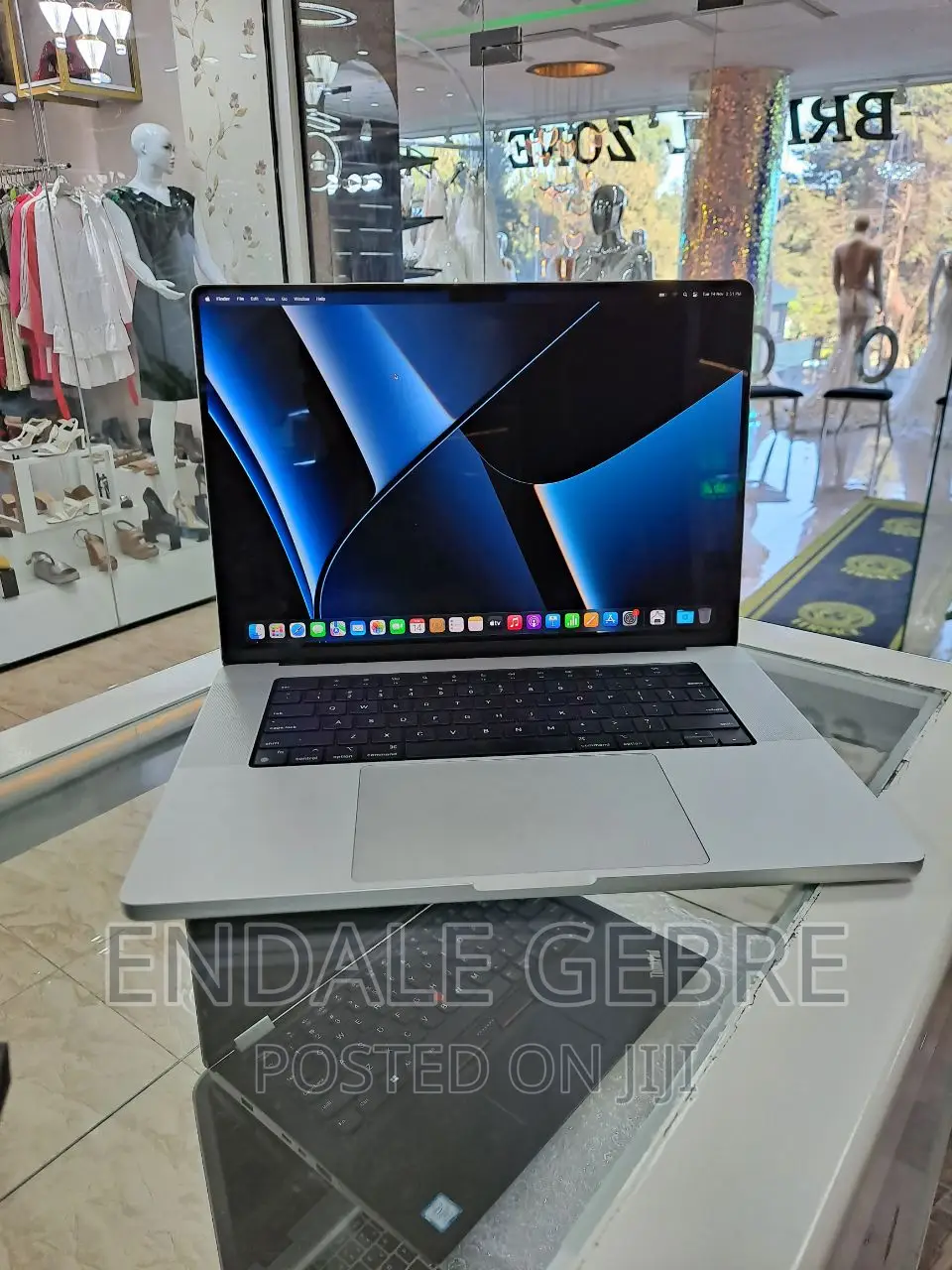 New Laptop Apple MacBook Pro M1 16GB Apple M1 Pro SSD 512GB