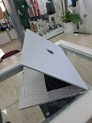 New Laptop Apple MacBook Pro M1 16GB Apple M1 Pro SSD 512GB