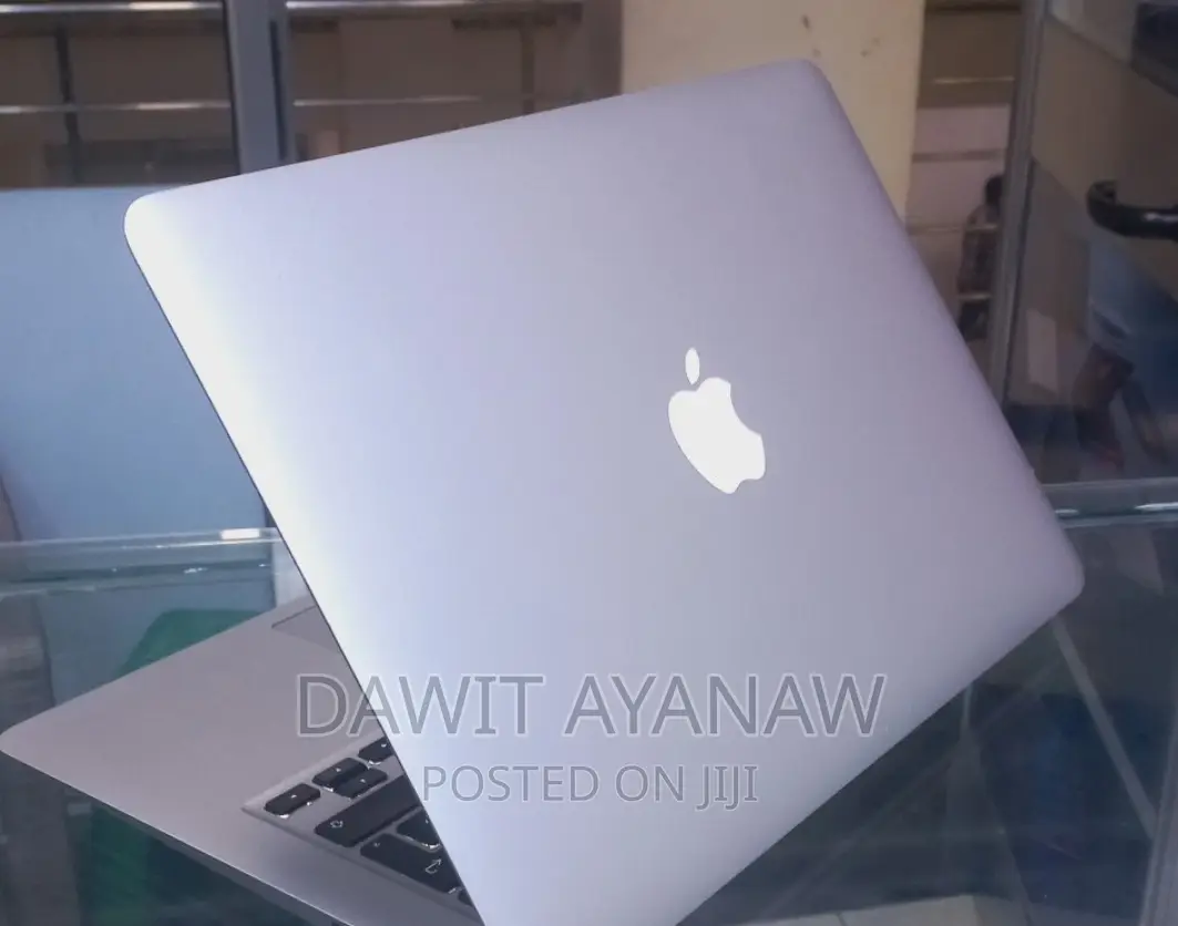 New Laptop Apple MacBook Air 2013 4GB Intel Core I5 SSD 128GB