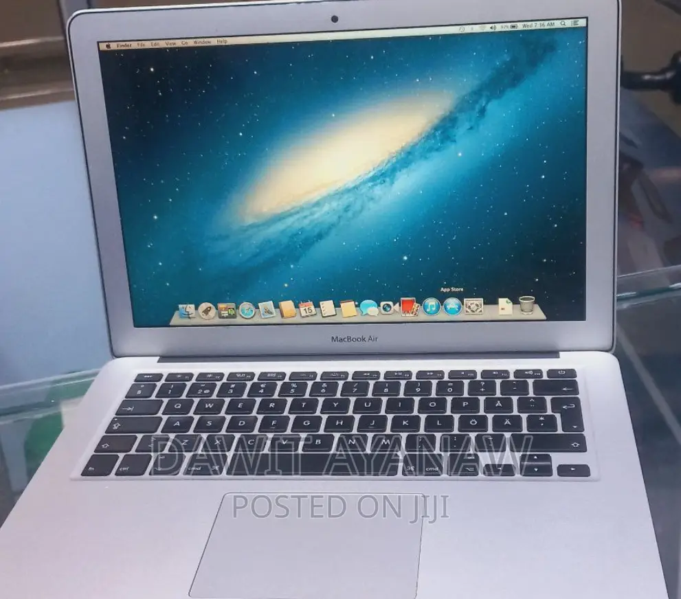 New Laptop Apple MacBook Air 2013 4GB Intel Core I5 SSD 128GB