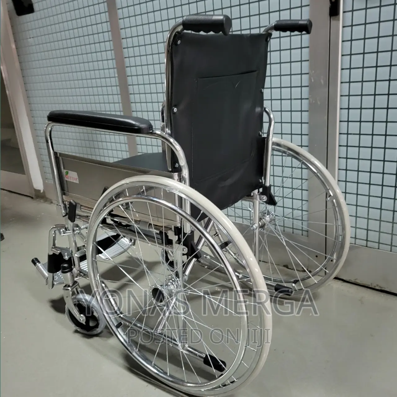 Wheelchair/Toilet/Shower Use Wheelchair ለደንበኞች ኪስ በማይጎዳ