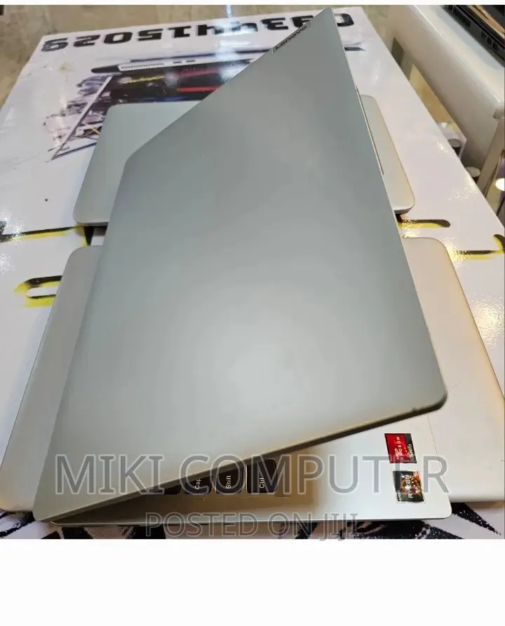 New Laptop Airis 8GB AMD Ryzen 5 SSD 512GB