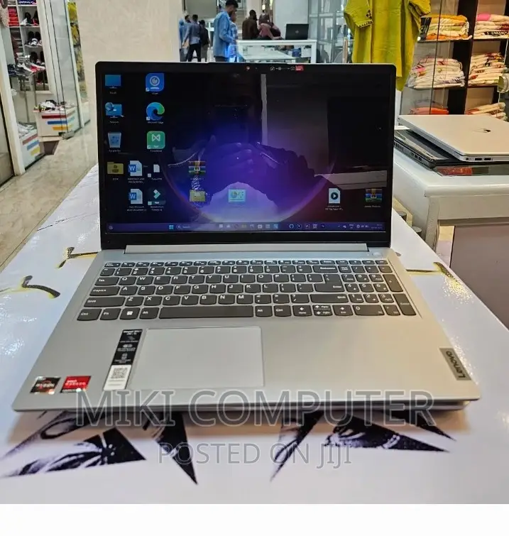 New Laptop Airis 8GB AMD Ryzen 5 SSD 512GB