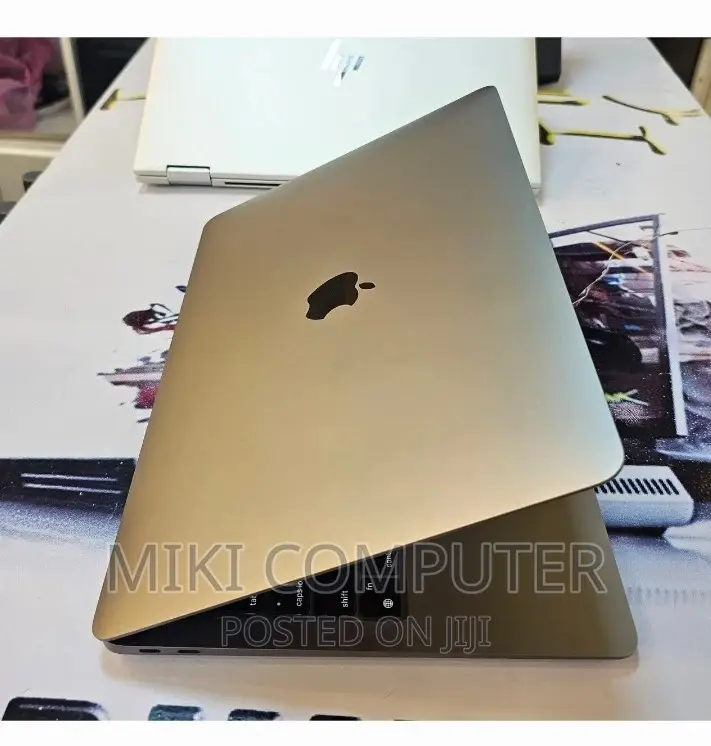 New Laptop Apple MacBook Air 2020 M1 8GB Intel SSD 256GB