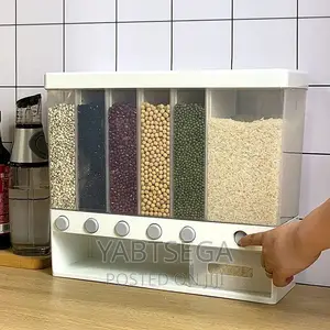 Photo - Dry Food Dispenser