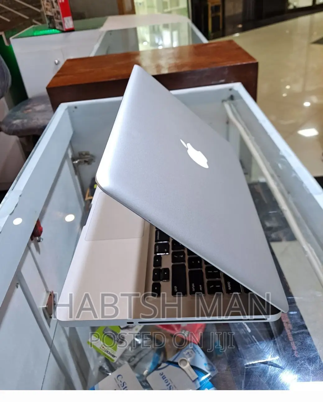 New Laptop Apple MacBook Pro 2012 4GB Intel Core I5 HDD 500GB