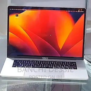 New Laptop Apple MacBook Pro 16GB Intel Core I7 SSD 512GB