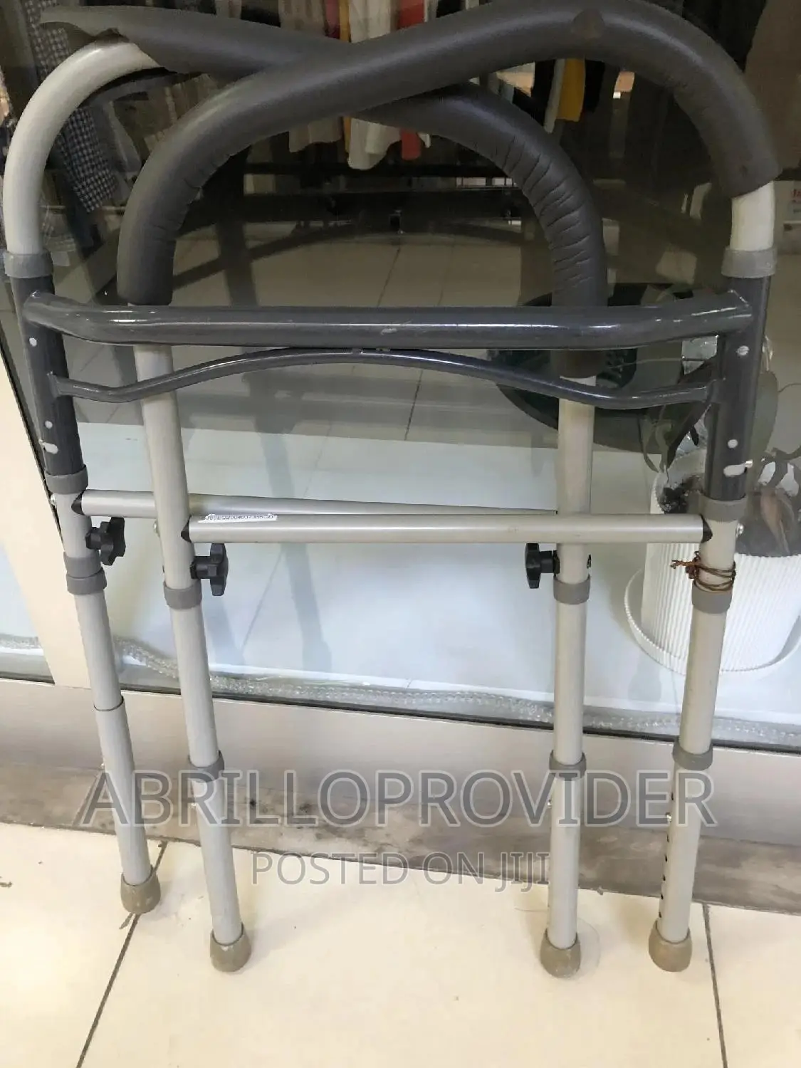 Used Walker/Non Wheel Walker/Walker:Waler,.