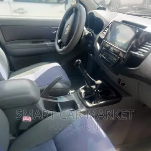 Toyota Hilux 2011 Brown