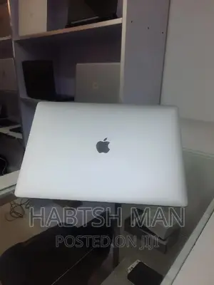 New Laptop Apple MacBook Pro 2019 16GB Intel Core I7 SSD 512GB
