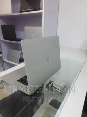 New Laptop Apple MacBook Pro 2019 16GB Intel Core I7 SSD 512GB