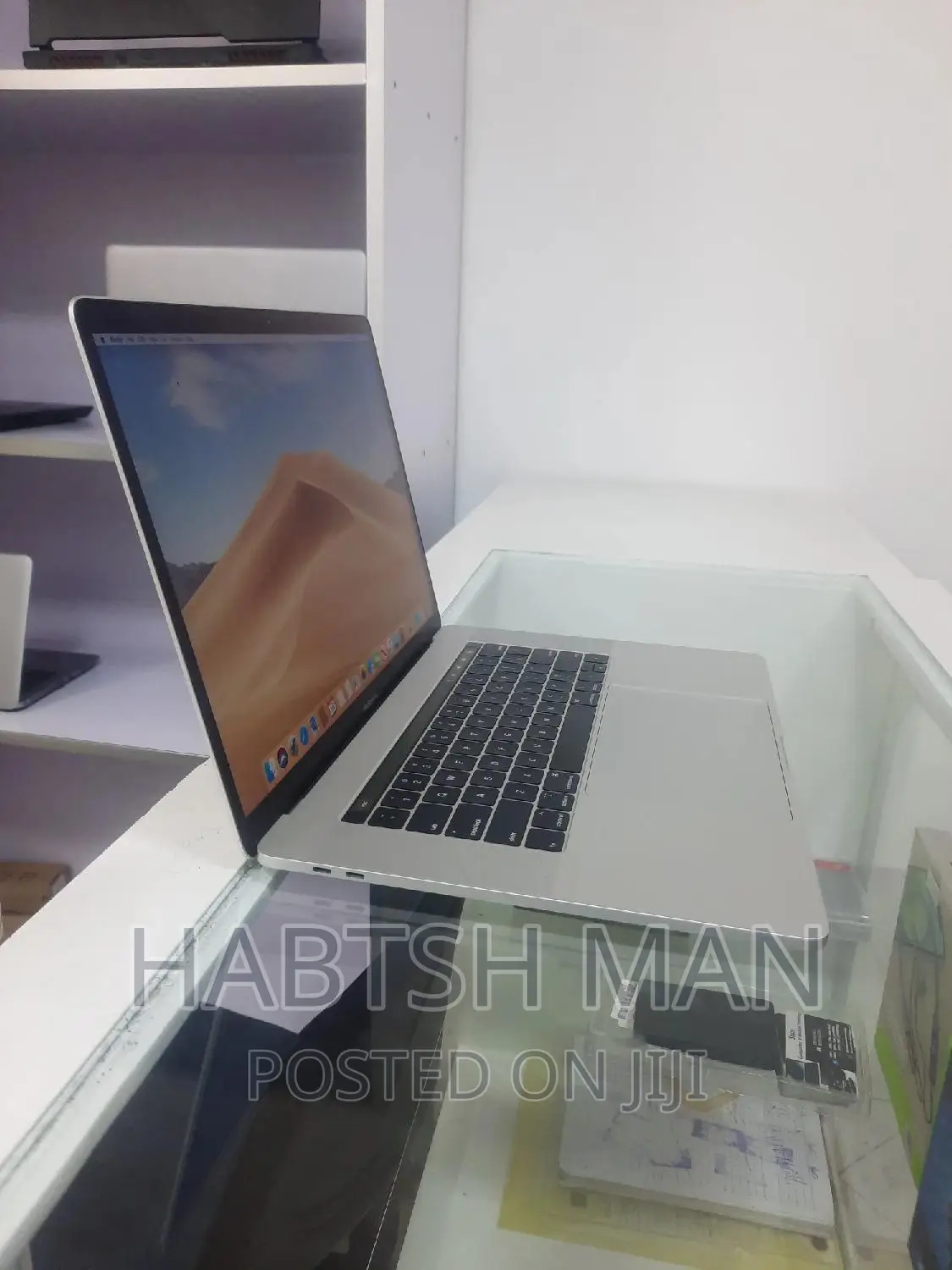 New Laptop Apple MacBook Pro 2019 16GB Intel Core I7 SSD 512GB