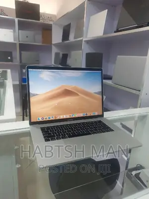 New Laptop Apple MacBook Pro 2019 16GB Intel Core I7 SSD 512GB