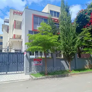 8bdrm House in Ayat, Bole for sale