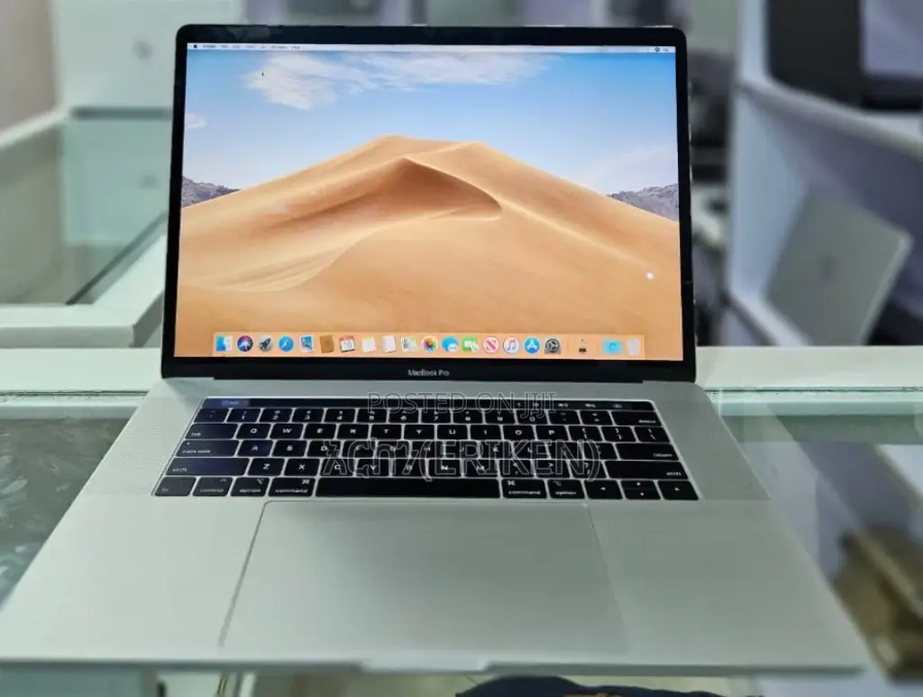 New Laptop Apple MacBook Pro 2019 16GB Intel Core I7 SSD 512GB