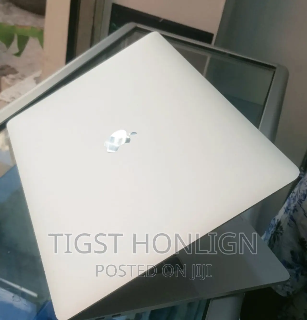 New Laptop Apple MacBook Pro 2019 16GB Intel Core I7 SSD 512GB