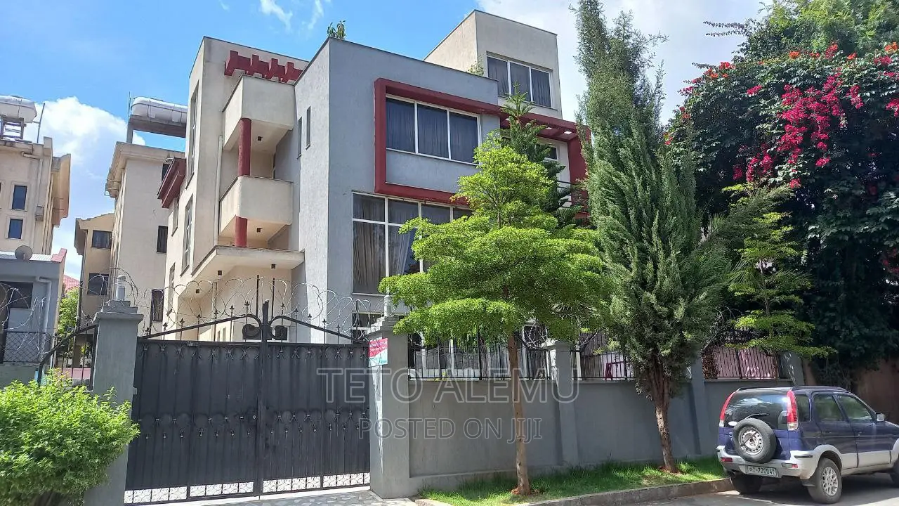 6bdrm House in House For Sale, Yeka for sale