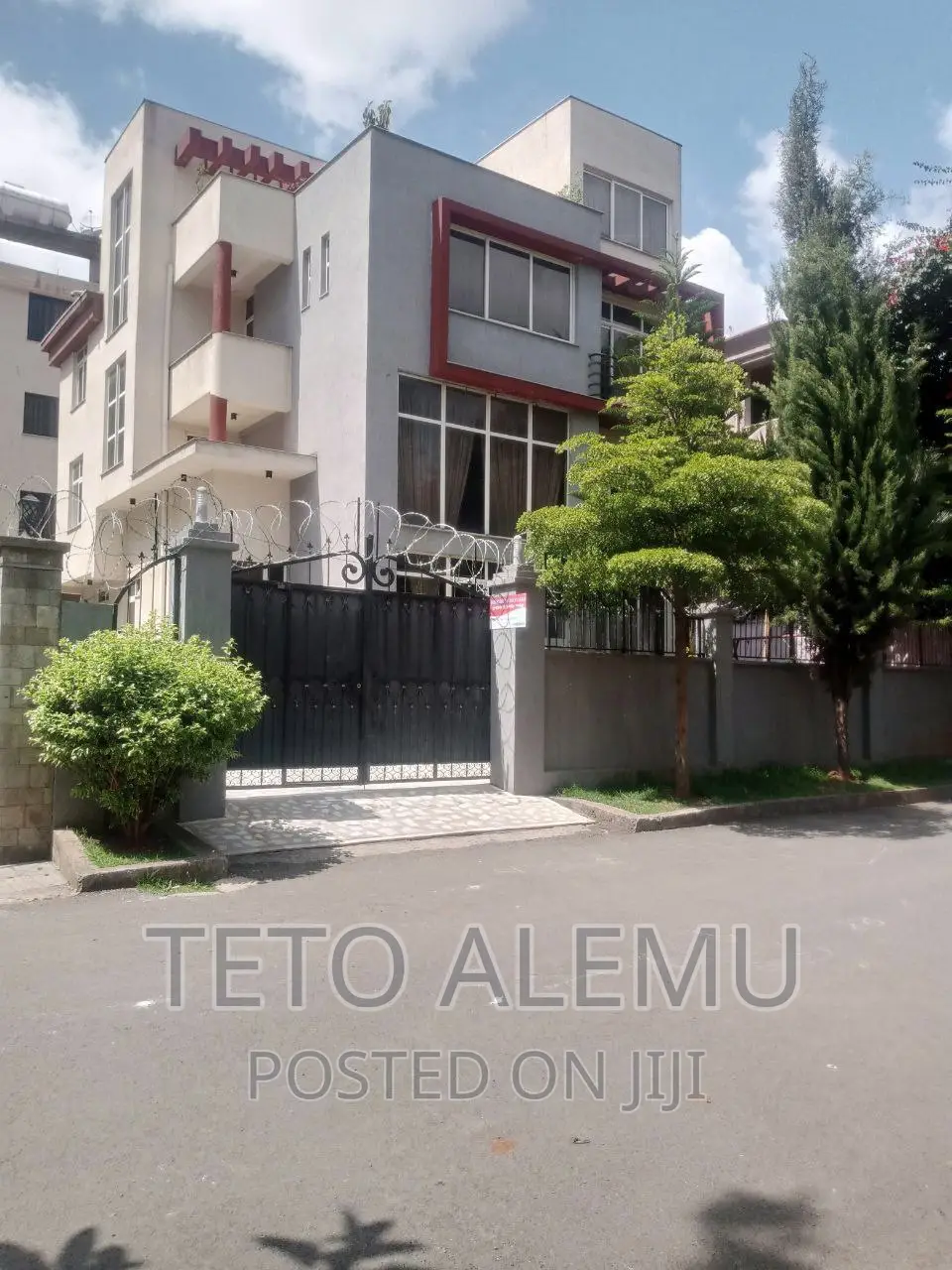 6bdrm House in House For Sale, Yeka for sale