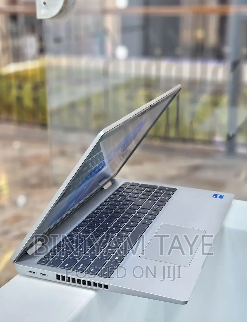 New Laptop Dell Latitude 7440 16GB Intel Core I5 SSD 512GB