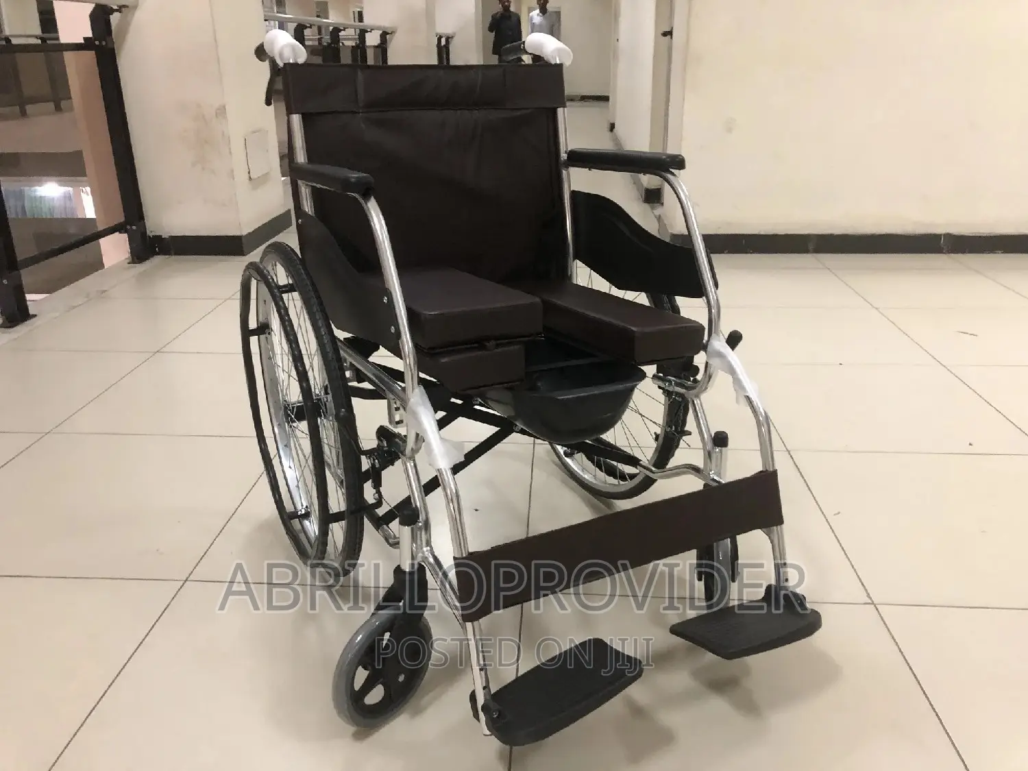 ፖፖ ዌልቸር Commode Chair/Commode Wheelchair~Wheelchair
